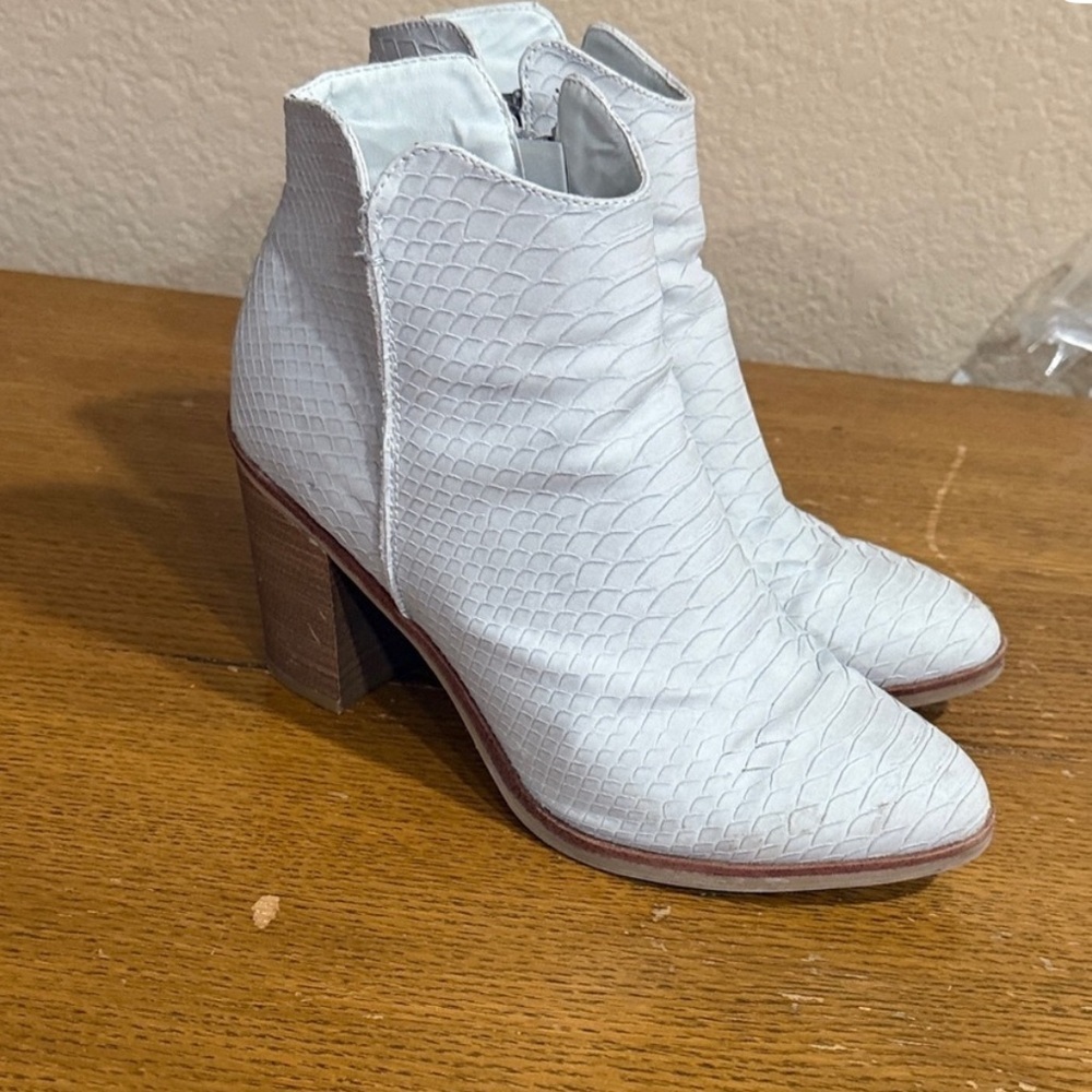 MIA White Textured Heeled Ankle Boots